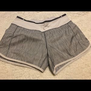 Lullaby running shorts. SZ 4